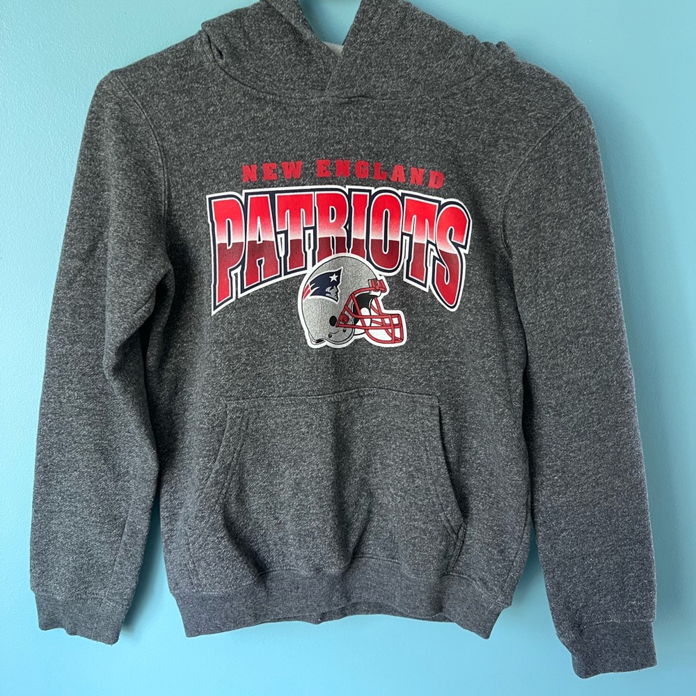 Youth M (10/12) Patriots Sweatshirt